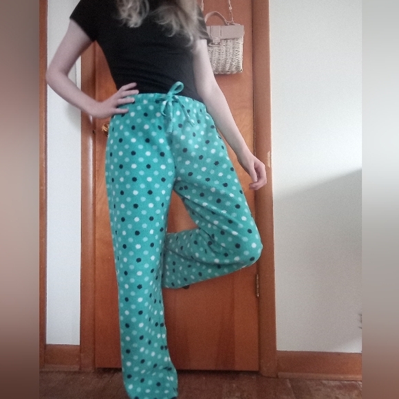 NINA CAPRI - Fleece Polka Dot Lounge Pants - Picture 8 of 8